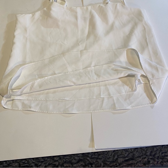 Bishop & Young cami SZ S GUC, no fabric tag,side button detail, adj straps lined - Picture 4 of 7